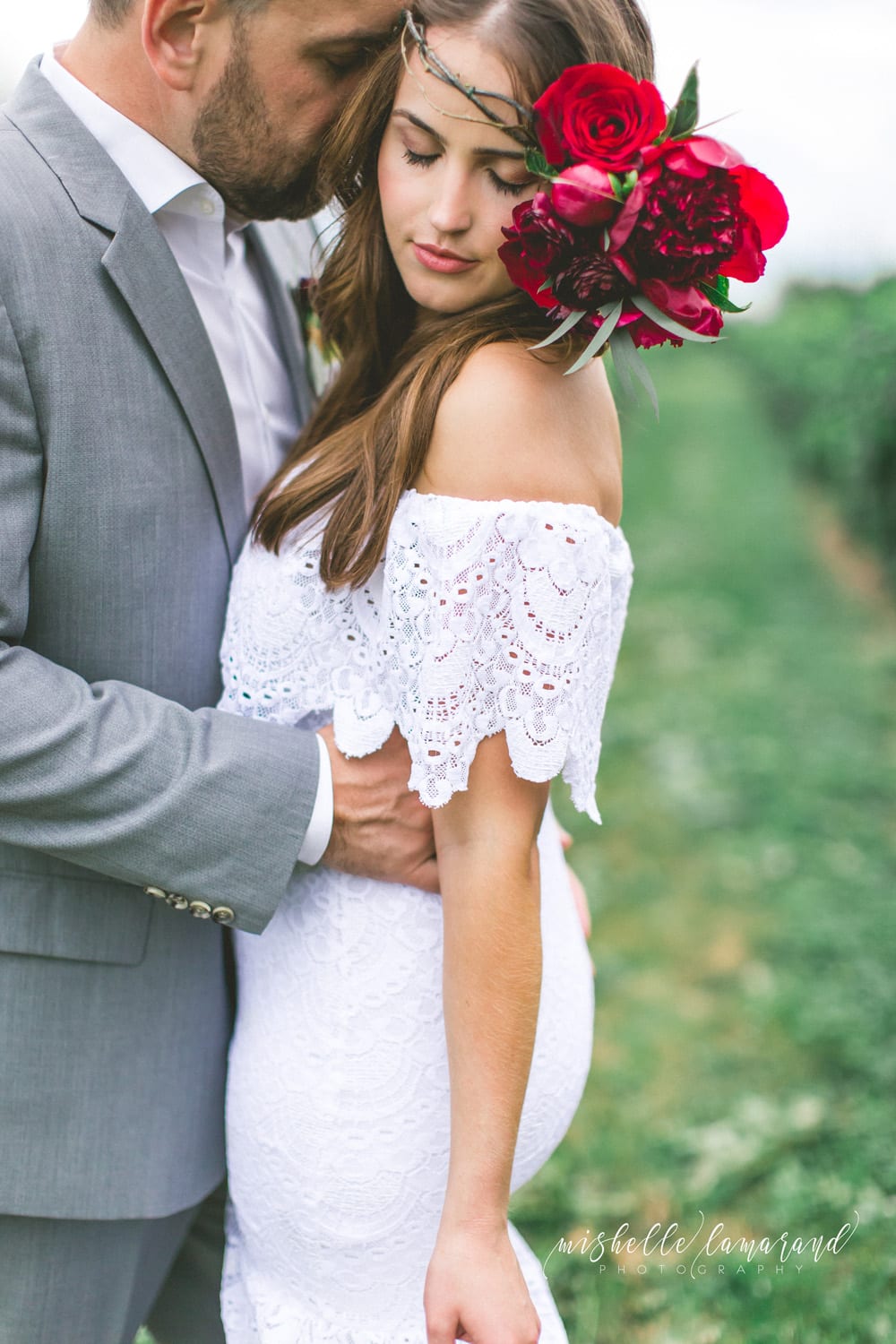 Mishelle Lamarand PhotographyCiccone Voneyard & WineryNorthern Michigan Wedding PhotographerSuttons Bay Wedding Photographer (4)